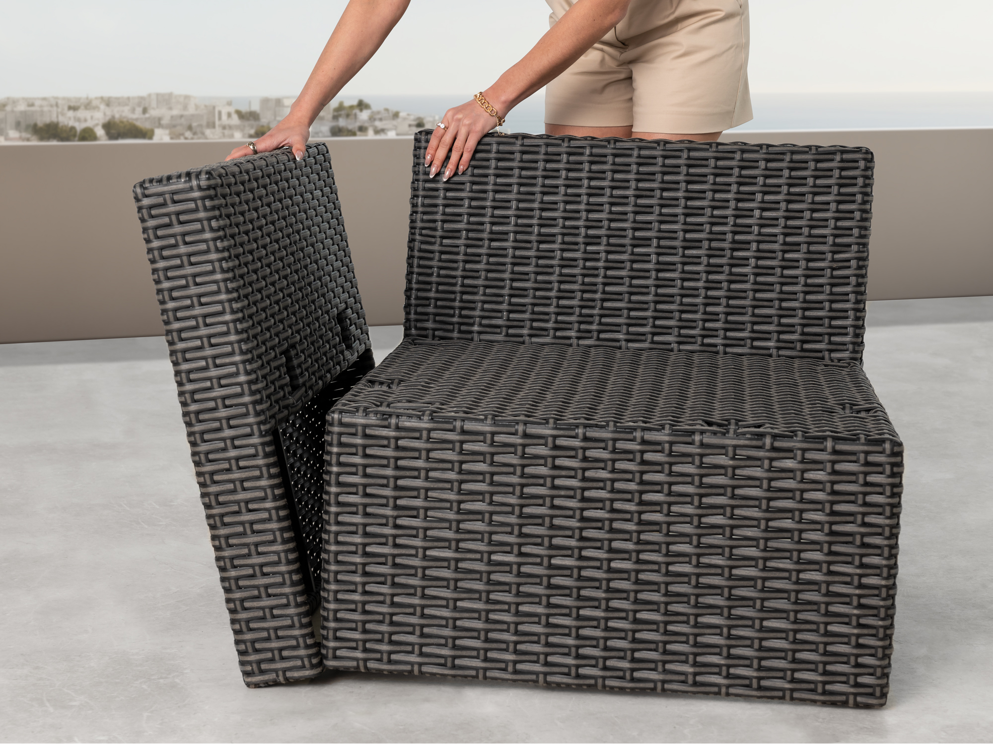 TOP-removable-armrests-feature.jpg