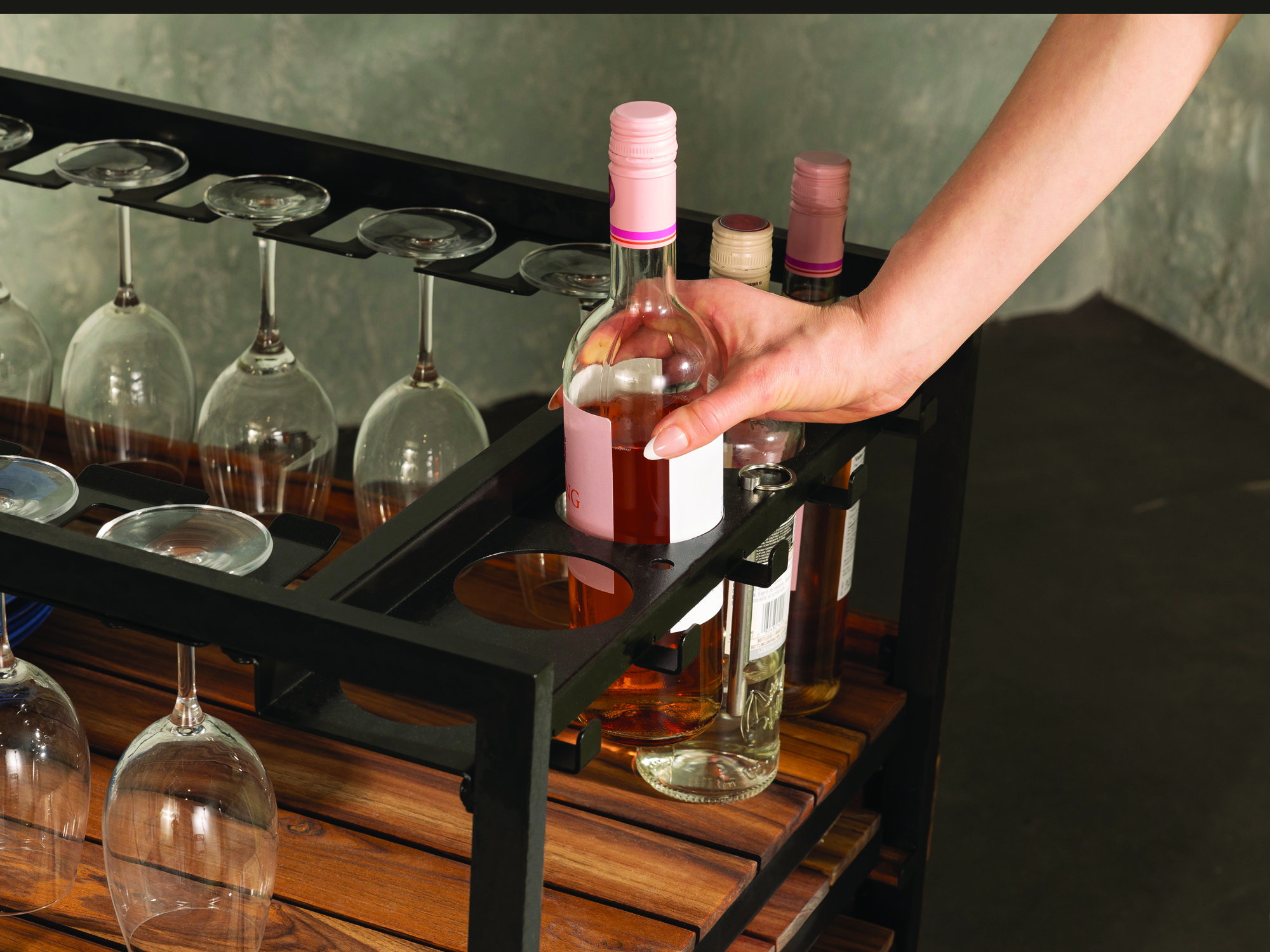 TOT-natural-teak-bar-cart-close-up-feature-bottle-holder.jpg