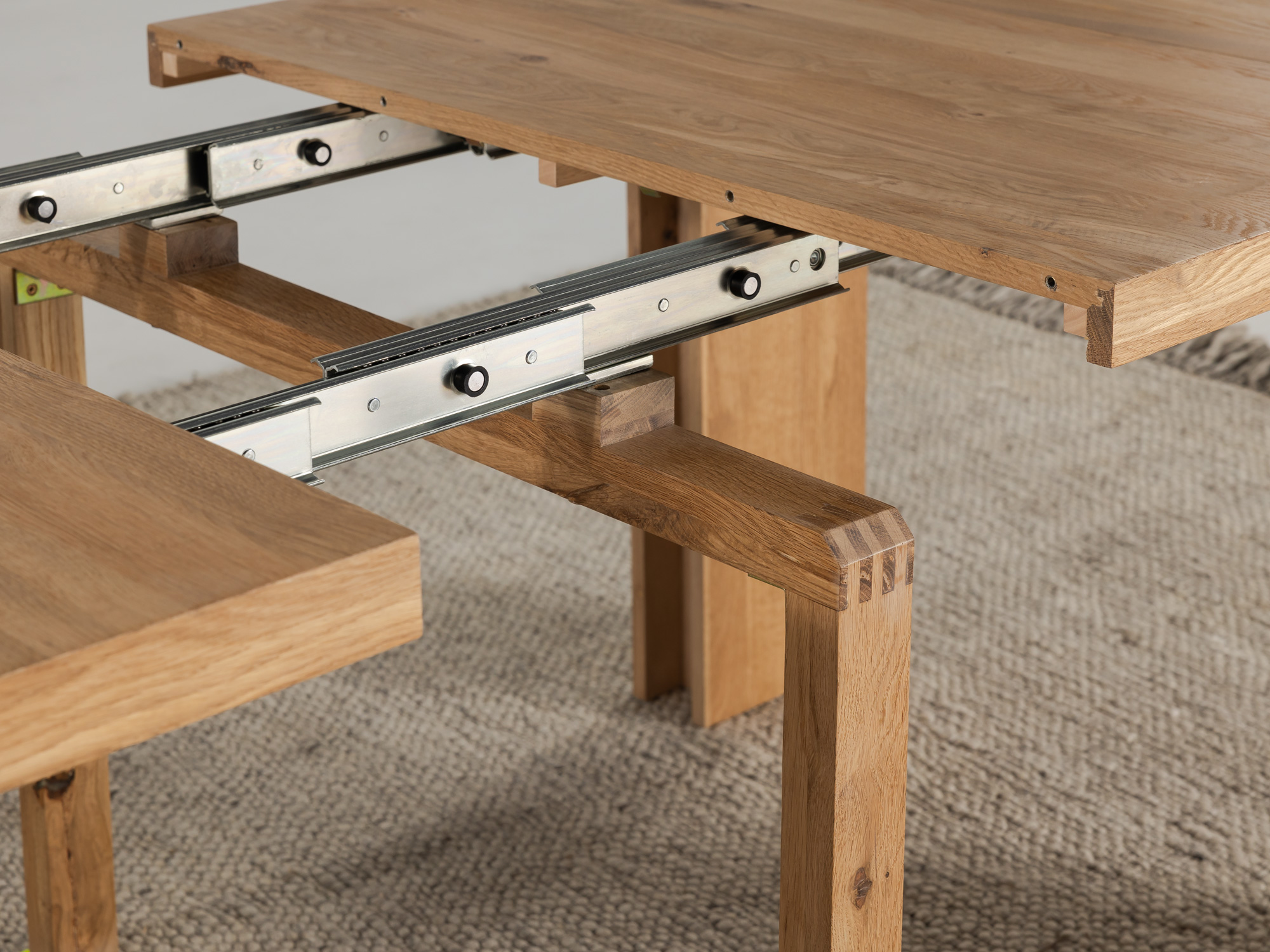Transformer-table-scandinavian-oak-mechanism-closeup-lifestyle (1).jpg